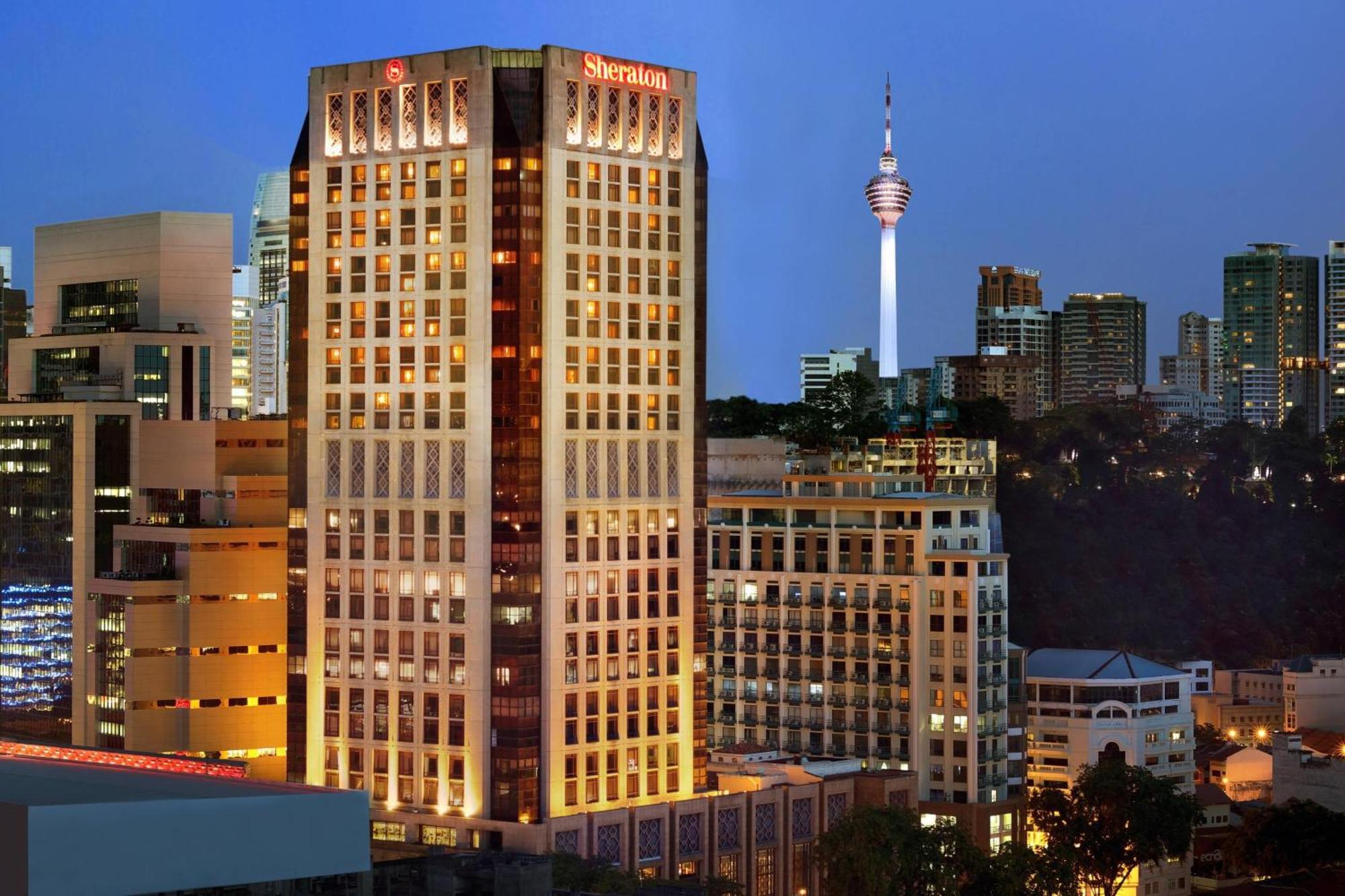 Sheraton Imperial Kuala Lumpur Hotel Exterior foto The hotel at night