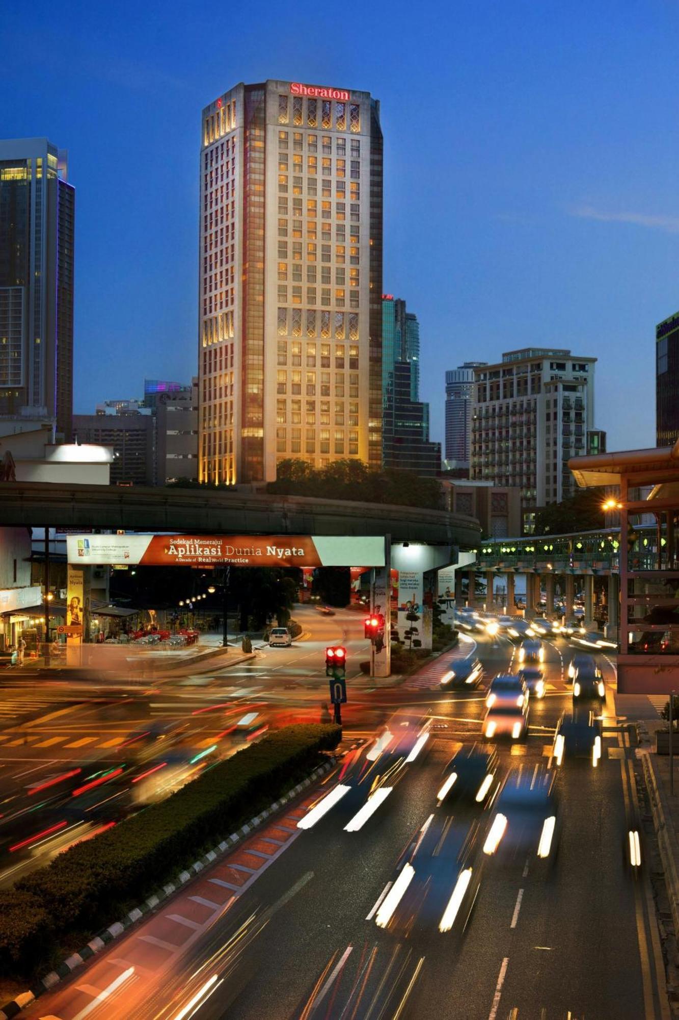 Sheraton Imperial Kuala Lumpur Hotel Exterior foto The station entrance